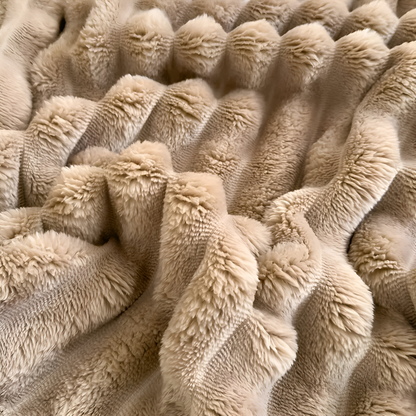 Gestreifte Fleecedecke – Dicke Ripp-Optik für Sofa und Bett
