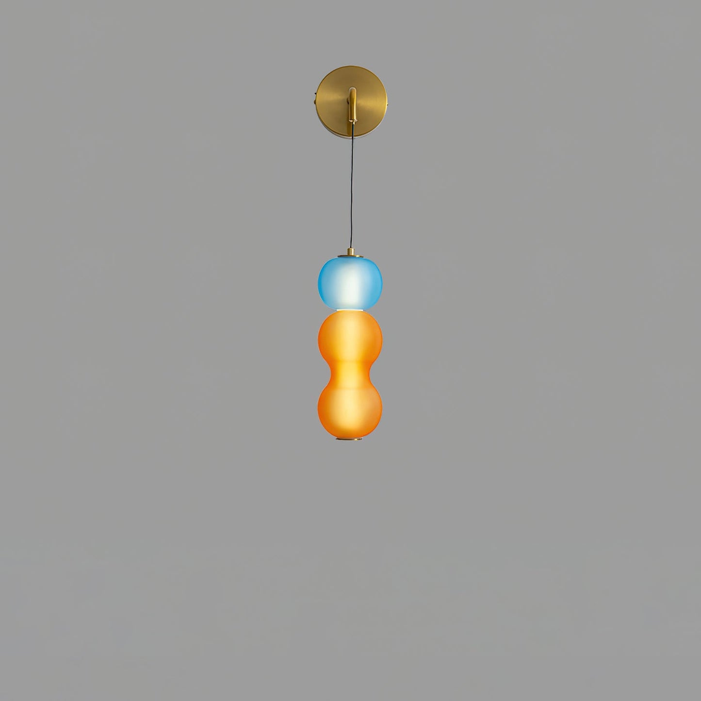Wandlampe mit Goldfinish und Ornamenten