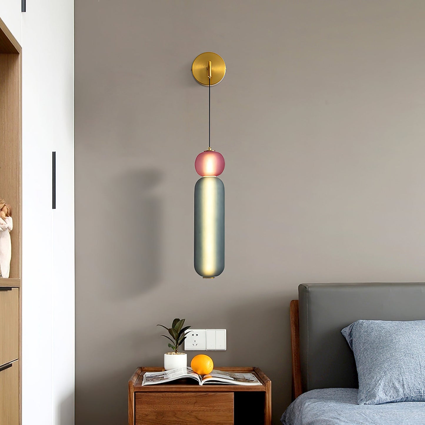 Wandlampe mit Goldfinish und Ornamenten