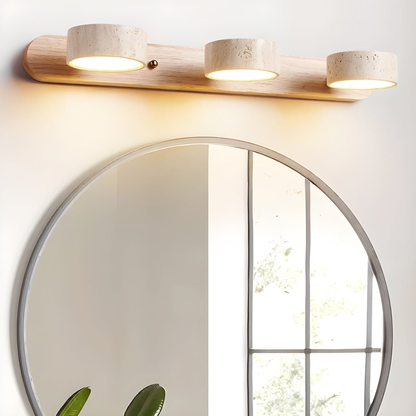 Moderne Wandlampe mit Travertin und Holz im minimalistischen Duo-Design