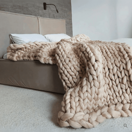 Luxusdecke aus Merinowolle – Handgestrickt & Hochwertig