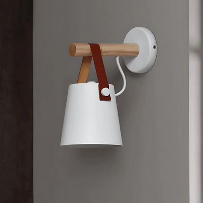 Skandinavische LED-Wandleuchte aus Holz mit Hängeleuchte