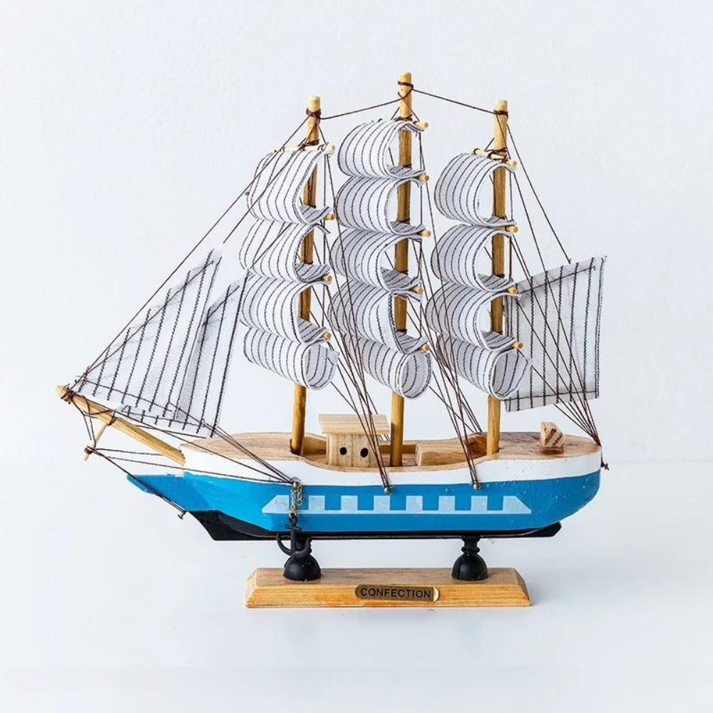 Dekoleuchte Segelschiff Aus Holz Mit LED Beleuchtung
