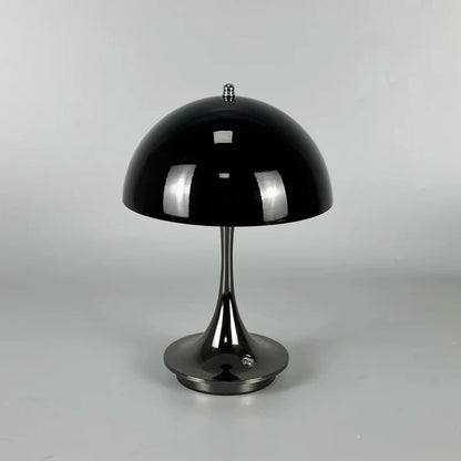 Dimmbarer LED Tischlampe – Luxuriöses Design aus Glas & Metall