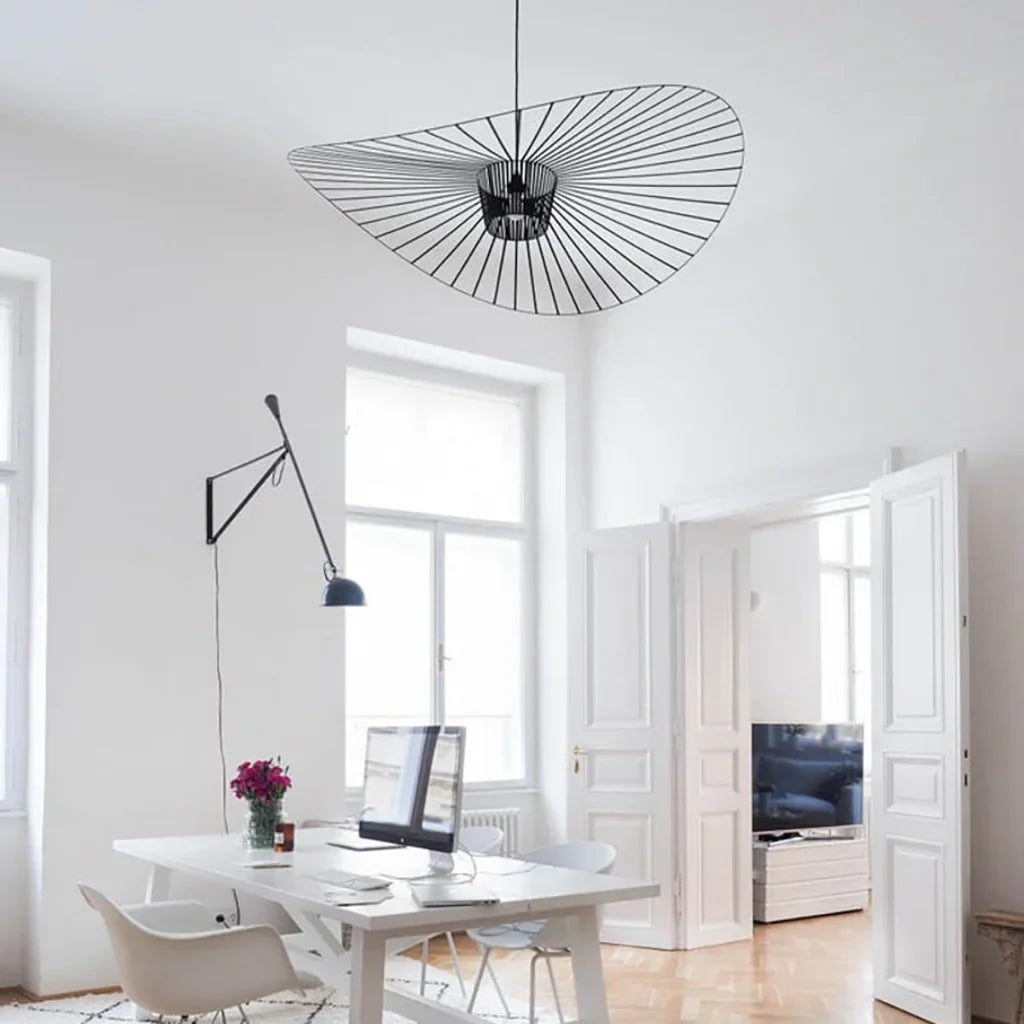 LED Pendelleuchte Vertigo im Strohhut-Design – vintage, modern & leicht