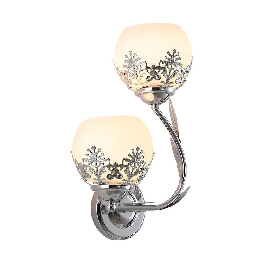 Florale Wandleuchte Mit Geprägtem Glasschirm