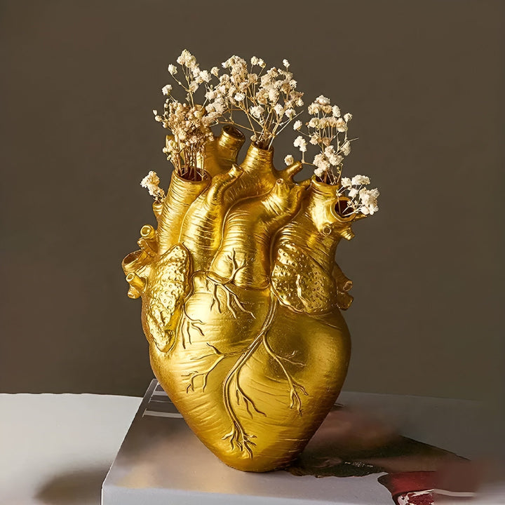 Dekorative Keramikvase mit Herzdesign