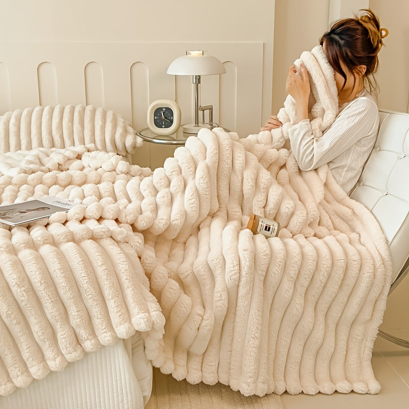 Streifen-Flanellkuscheldecke mit Kunstfell und Kordelzug