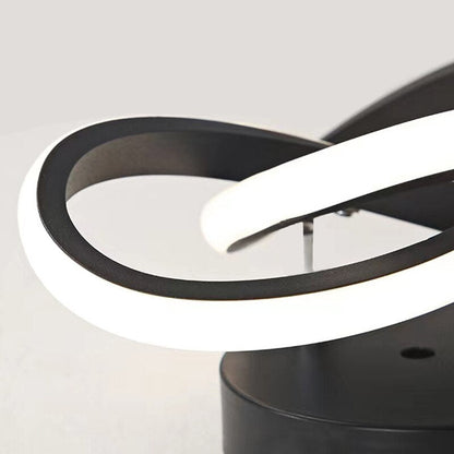 Moderne LED Deckenleuchte mit drei Ringen im skulpturalen Design