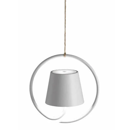 Wiederaufladbare LED Pendelleuchte mit Ringstruktur für innen & außen