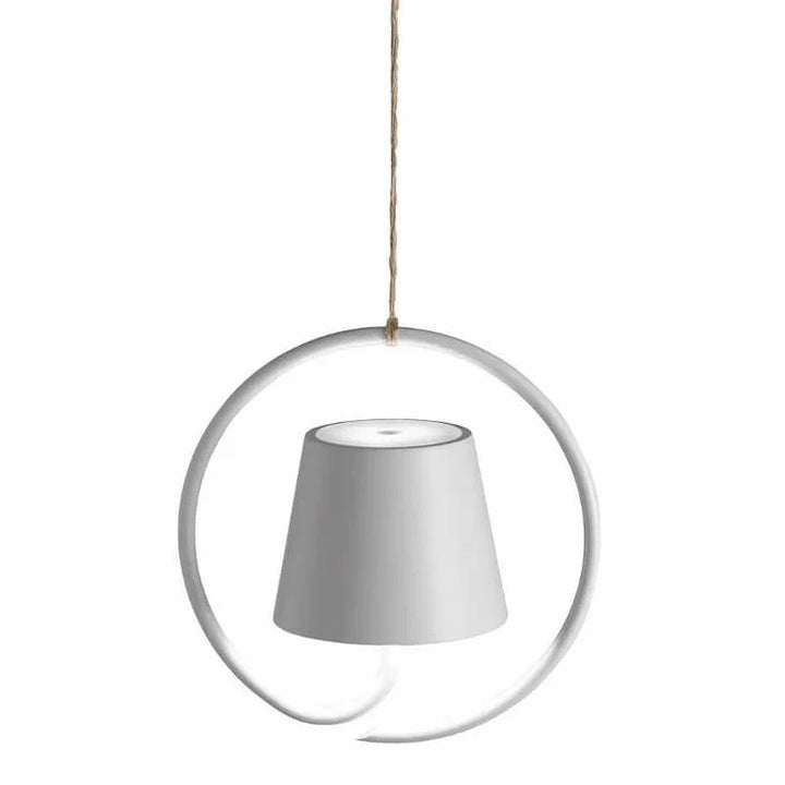 Wiederaufladbare LED Pendelleuchte mit Ringstruktur für innen & außen