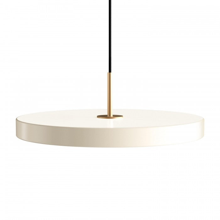 Moderne Pendelleuchte im Flachdesign für Essbereich und Küche
