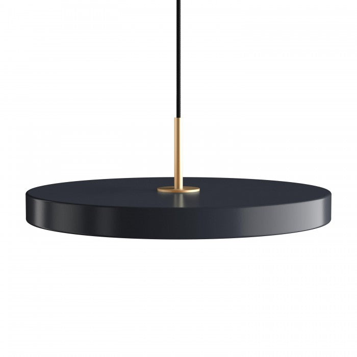 Moderne Pendelleuchte im Flachdesign für Essbereich und Küche
