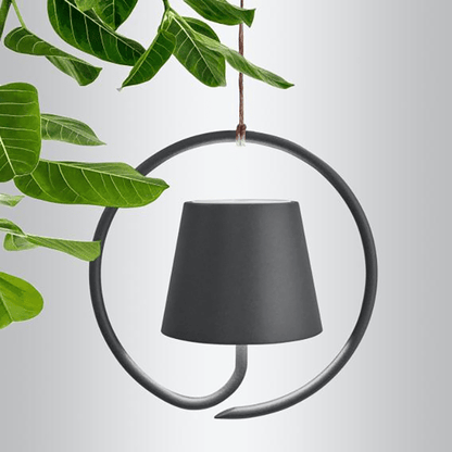 Wiederaufladbare LED Pendelleuchte mit Ringstruktur für innen & außen
