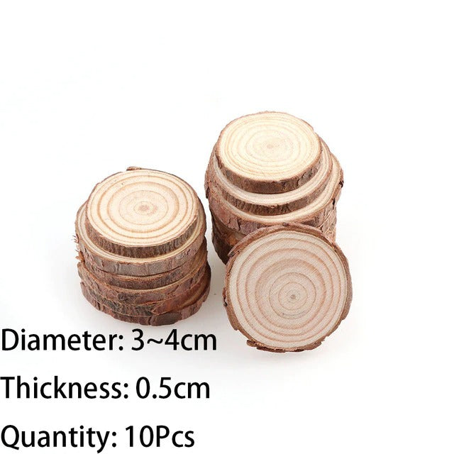 Set aus natürlichen Untersetzern aus Holzscheiben
