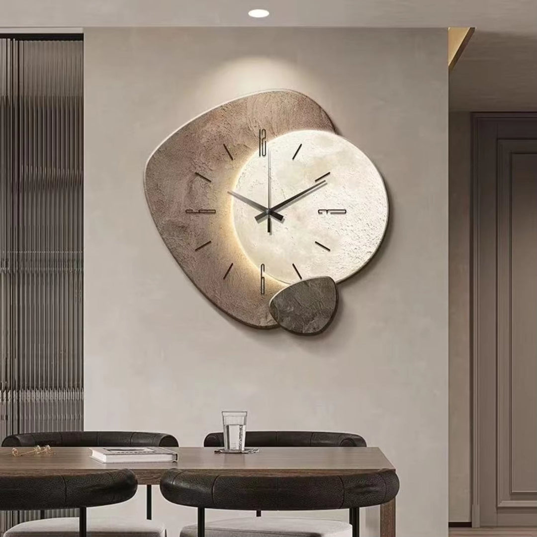 Wanduhr Monddesign Minimalistisch