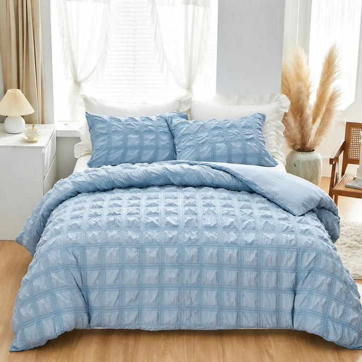 Stilvoll bezogenes Bett mit CozyNest Bettwäsche-Set mit Pintuck-Details