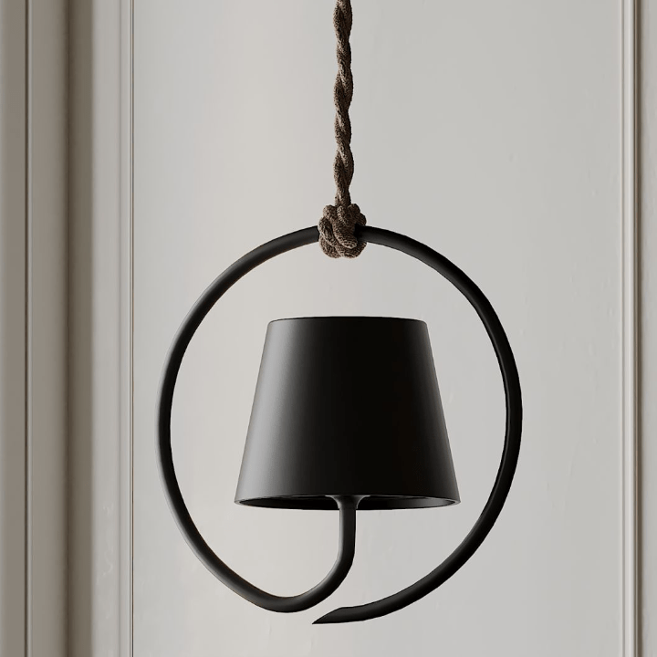 Wiederaufladbare LED Pendelleuchte mit Ringstruktur für innen & außen