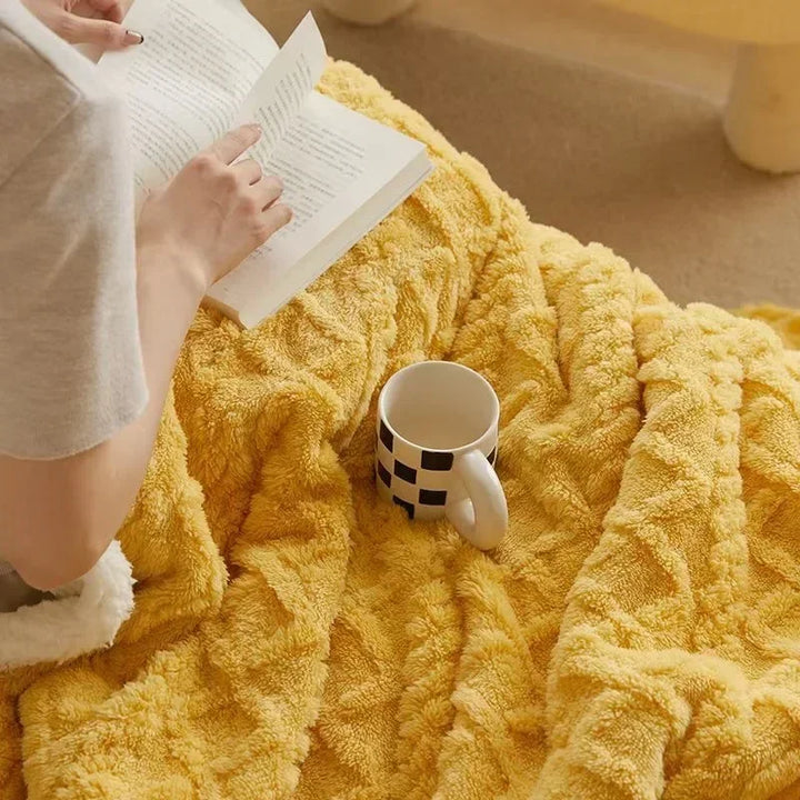 Kuschelige Fleece-Decke – Weich, warm & stilvoll für den Winter