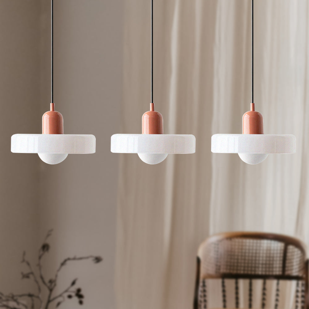 LED Pendelleuchte mit farbigen Glasschirmen für Wohnzimmer und Esszimmer
