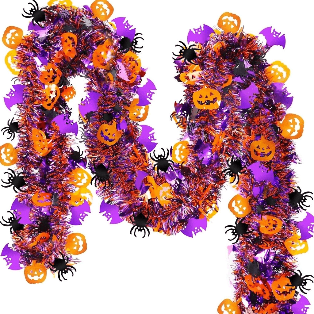Halloween-Girlande als stimmungsvolle Partydekoration an einer Wand