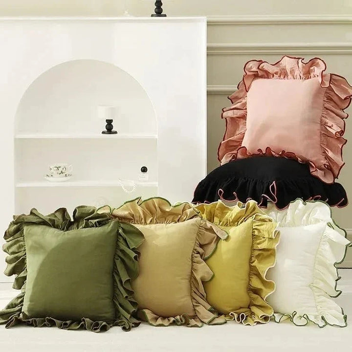 Quadratischer Sofakissenbezug aus Baumwolle mit romantischen Details