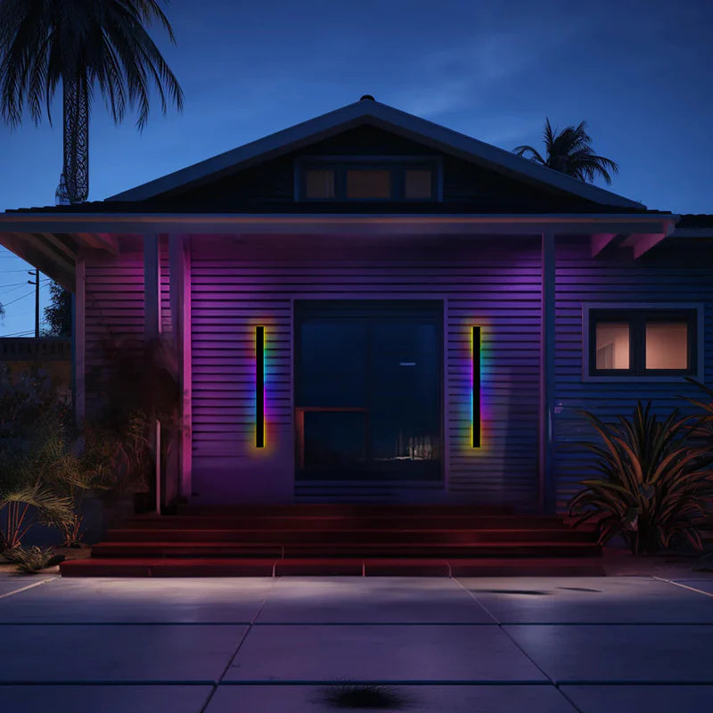 Lineare LED Außenwandleuchte aus Metall und Acryl