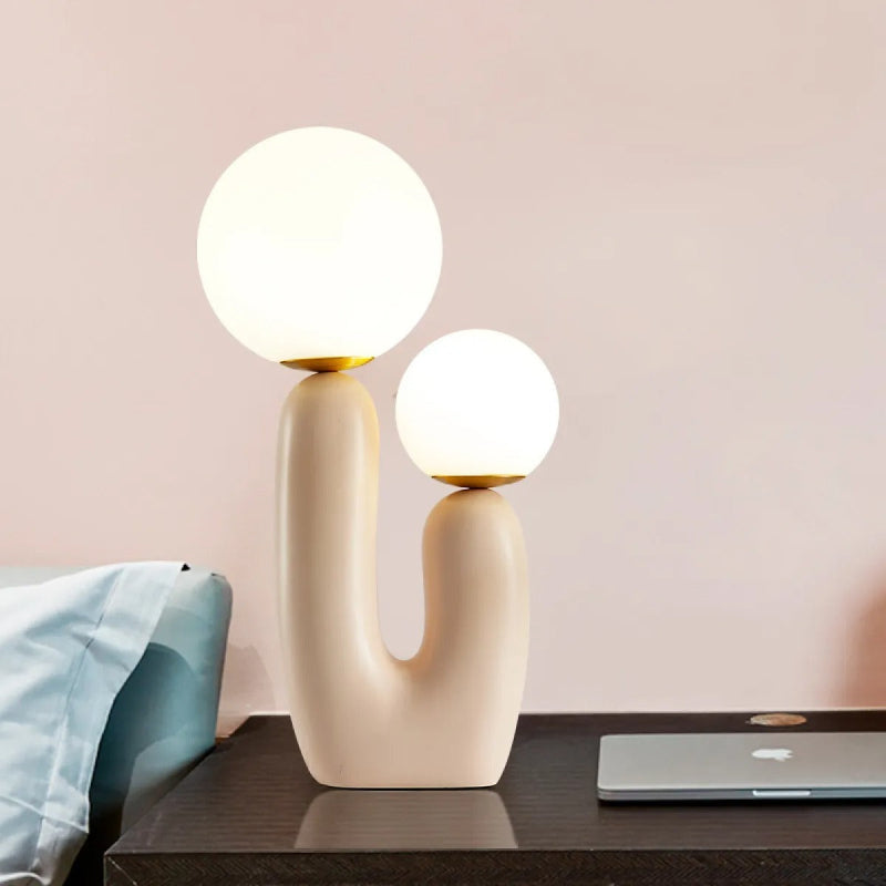 Skandinavische Tischlampe aus Harz für Kinder- und Schlafzimmer