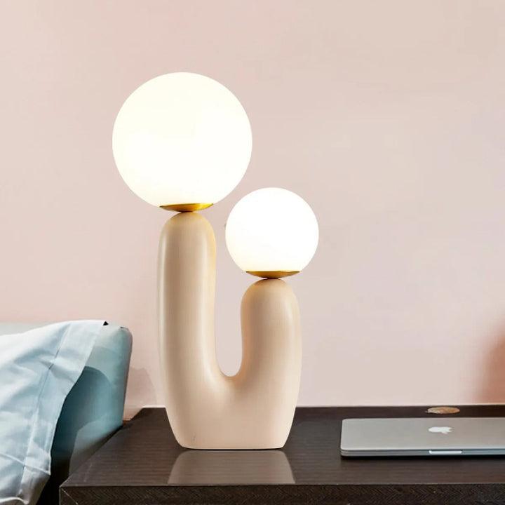 Skandinavische Tischlampe aus Harz für Kinder- und Schlafzimmer