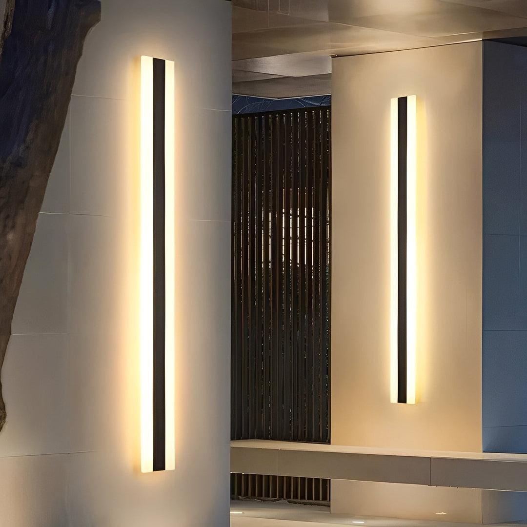 Robuste IP65-Wandleuchte für den Außenbereich an Fassade montiert
