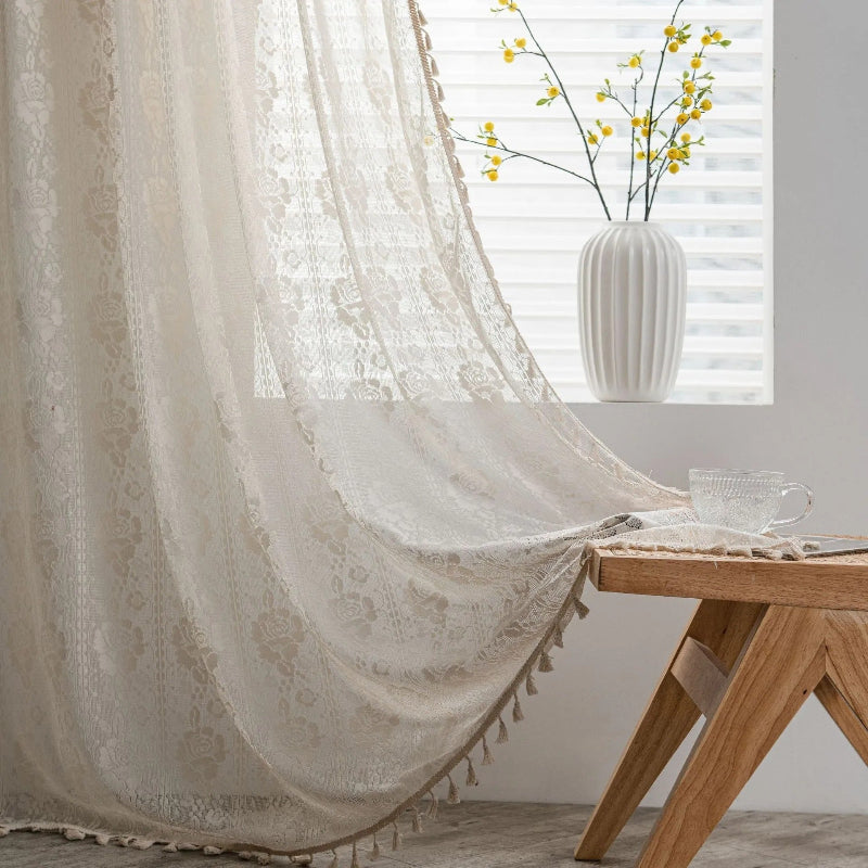 Häkelvorhang – Halbtransparentes Design mit Vintage-Charme