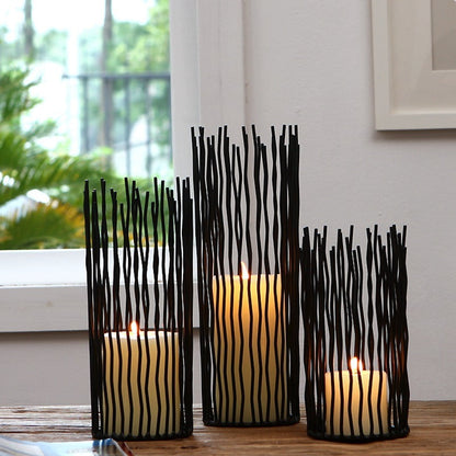 Geometrischer Kerzenhalter aus Schmiedeeisen – Modernes Design für stilvolle Wohnakzente
