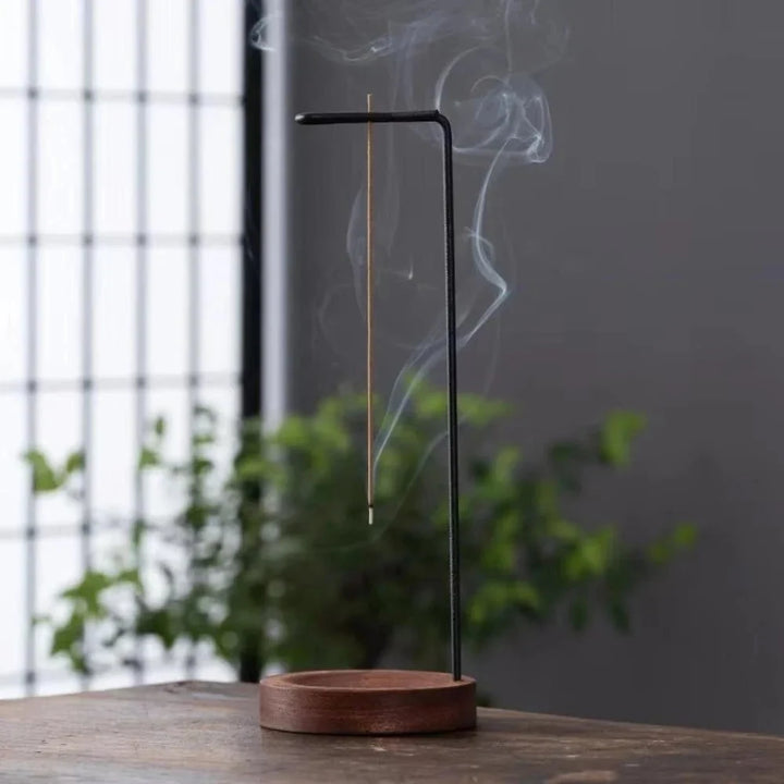 Räucherstäbchenhalter aus Holz in der Draufsicht