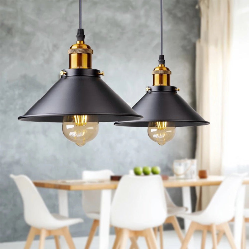 Verstellbare Pendelleuchte im Industrie-Stil