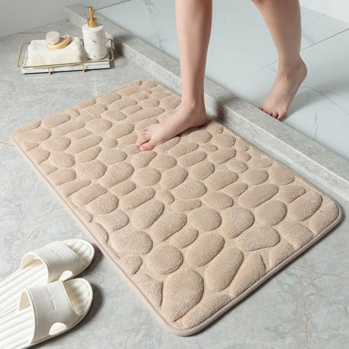 Komfortable Badezimmermatte aus Memory Foam mit modernem Steinmuster