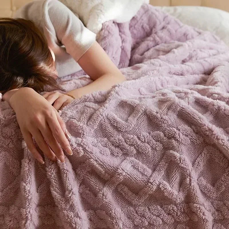 Kuschelige Fleece-Decke – Weich, warm & stilvoll für den Winter
