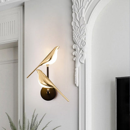 Verspielte moderne LED-Wandleuchte mit Vogelmotiv für Wohnzimmer