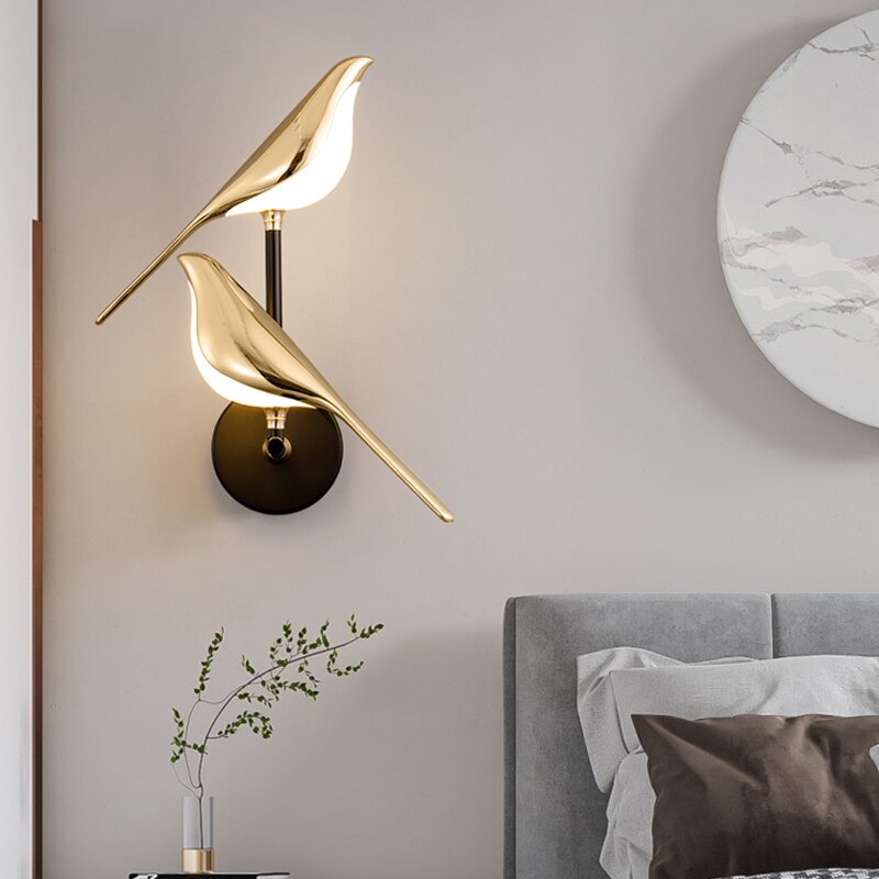 Verspielte moderne LED-Wandleuchte mit Vogelmotiv für Wohnzimmer