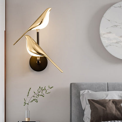 Verspielte moderne LED-Wandleuchte mit Vogelmotiv für Wohnzimmer