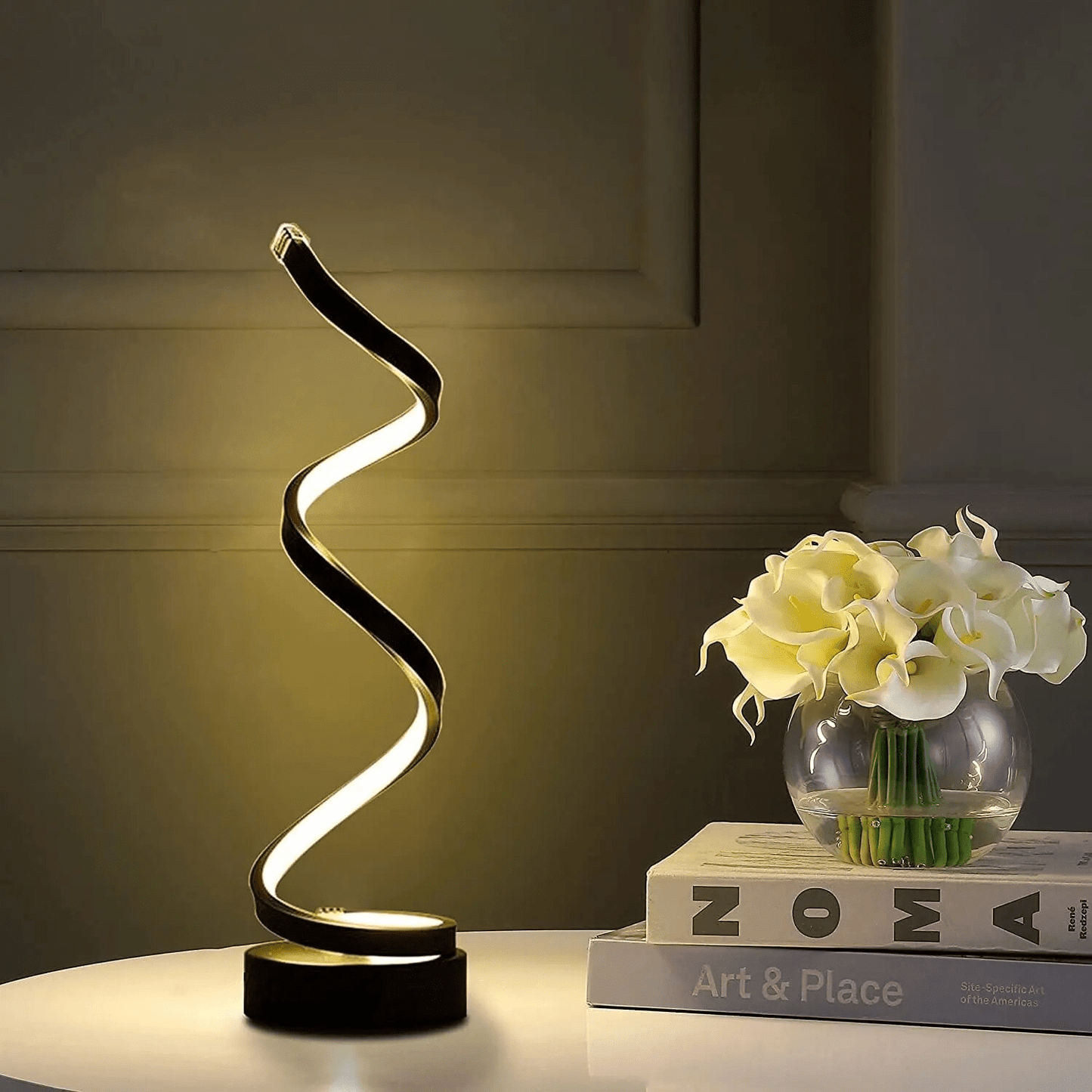 Spiralförmige Tischlampe mit warmem Licht für moderne Wohnräume