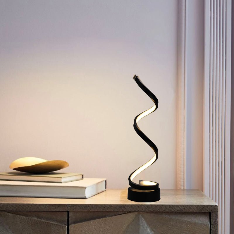 Spiralförmige Tischlampe mit warmem Licht für moderne Wohnräume