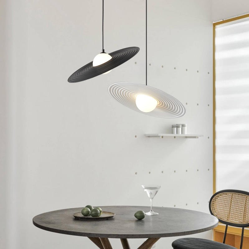 Moderne LED Pendelleuchte in UFO-Design für Wohnzimmer