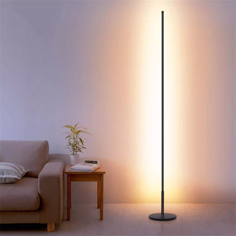 Mehrfarbige LED-Stehlampe mit App-Steuerung