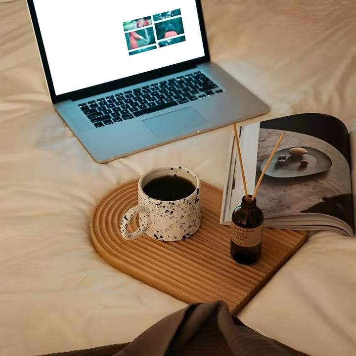 Kleines Tablett – Modernes Holzdesign für stilvolle Akzente