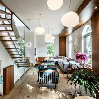 Moderne Pendelleuchte mit satiniertem Glas im minimalistischen Cluster-Design