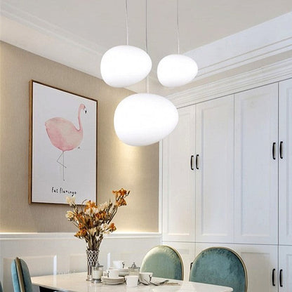 Moderne Pendelleuchte mit satiniertem Glas im minimalistischen Cluster-Design