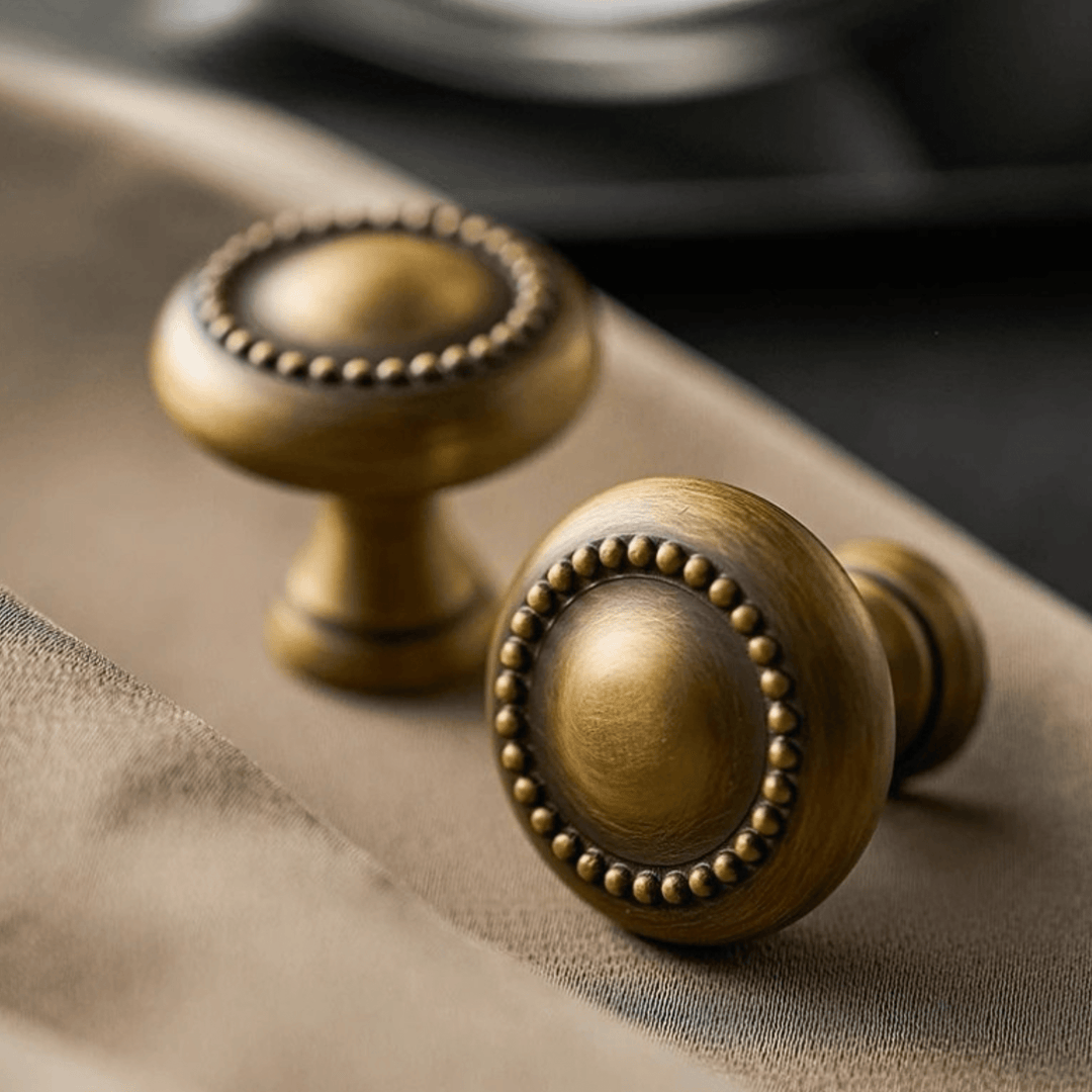 Möbelknopf in Antikbronze für Vintage- und klassische Möbel