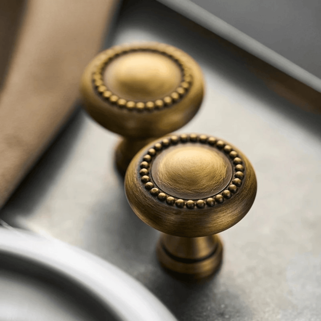 Massiver Möbelknopf mit klassischem Design für Möbel