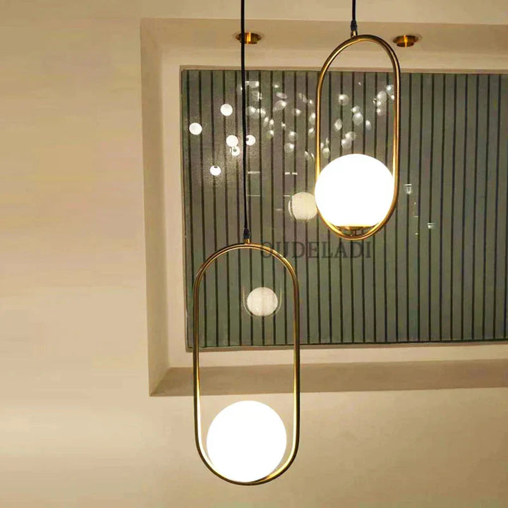 LED Pendelleuchte Nordic – Glaskugel, goldfarben & modern