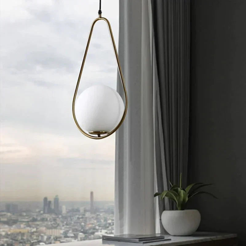 LED Pendelleuchte Nordic – Glaskugel, goldfarben & modern